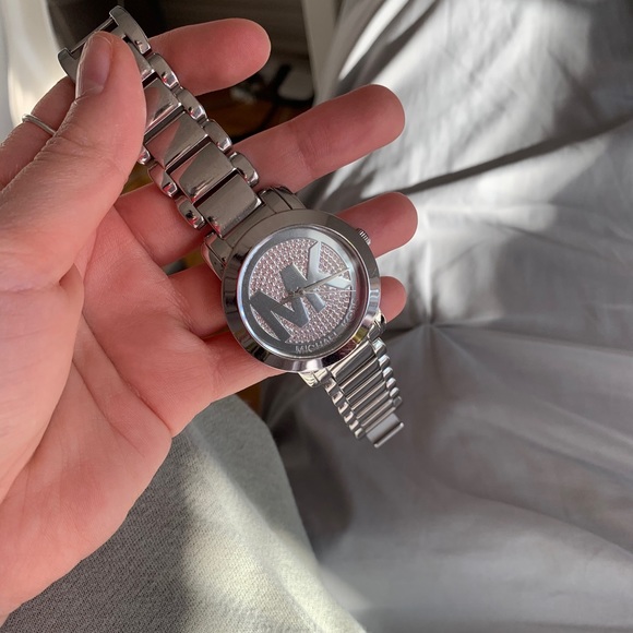 MICHAEL KORS WATCH - Picture 4 of 6